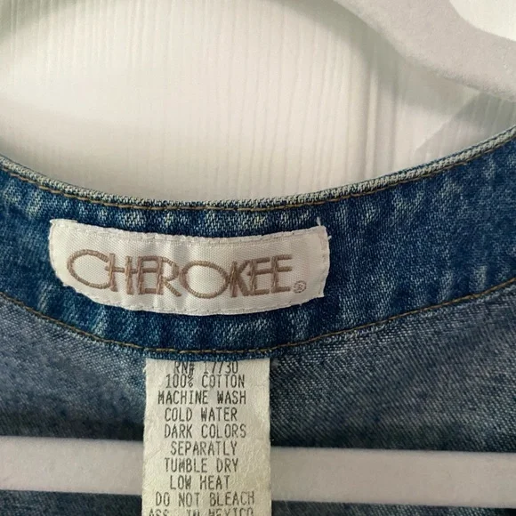 Cherokee Denim Vest with Pockets - Picture 2 of 12